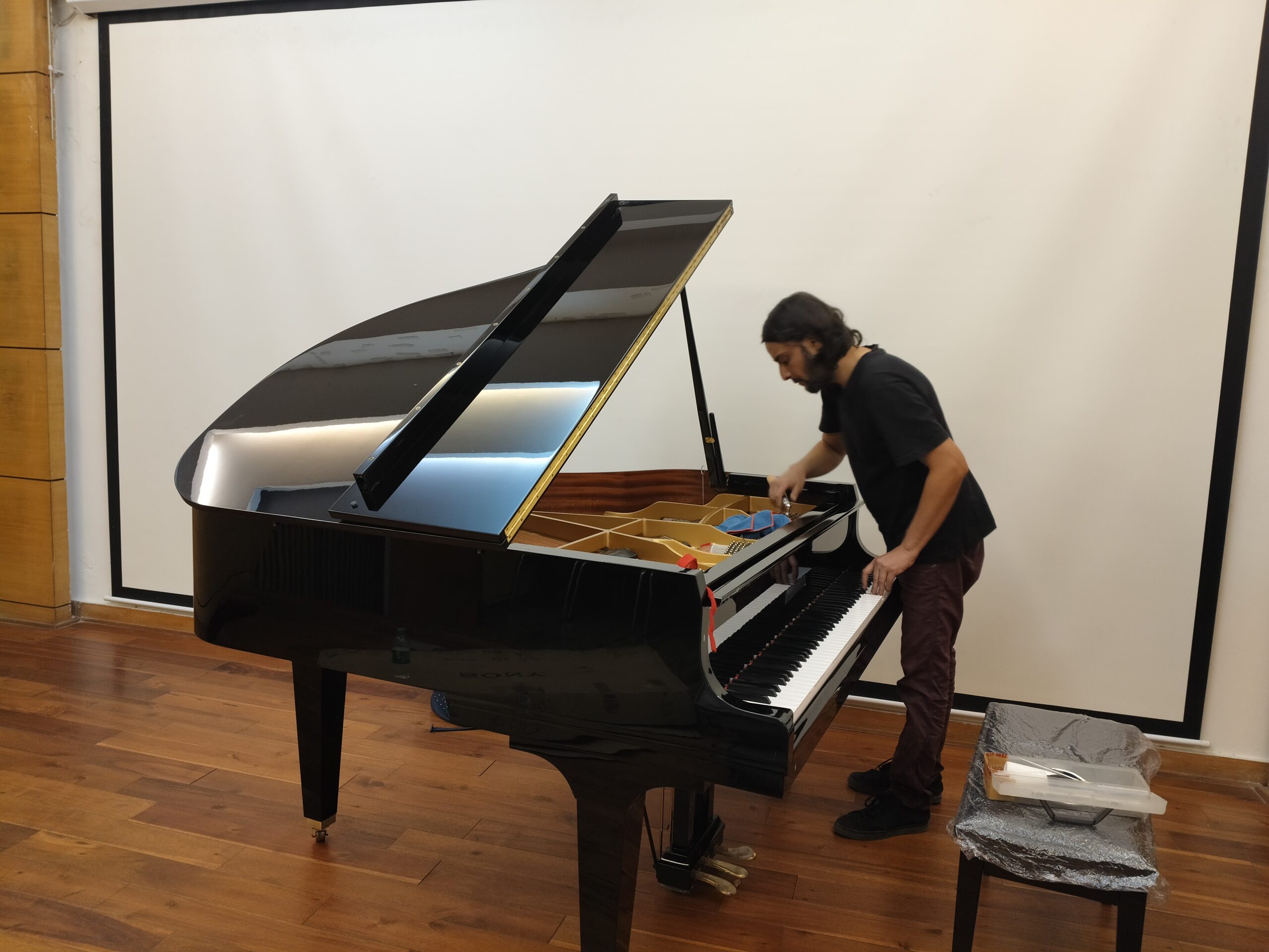 Vohra Piano tuning at korean center