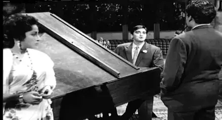 chalo-ek-baar-piano-in-indian songs