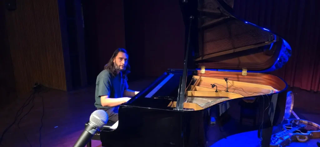 concert-piano-rental-service-in-delhi-ncr