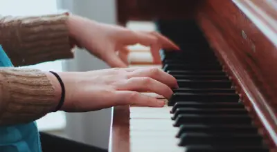 grand piano on rent in delhi